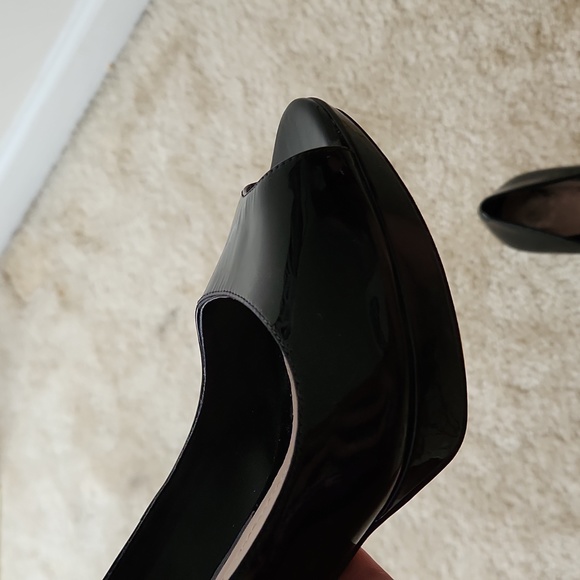 Vince Camuto black patent peeptoe heels, size 7.5 - Picture 4 of 4
